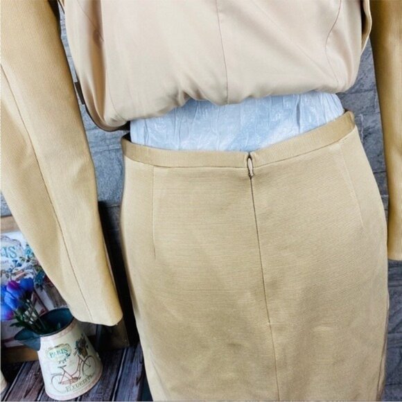 W by Worth Tan Viscose Zip Jacket Pencil Skirt Suit Set Size 4P Elegant Chic - Picture 10 of 14